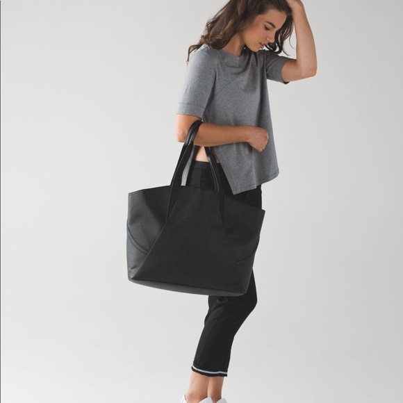 Lululemon “All Day” Tote - Picture 7 of 8